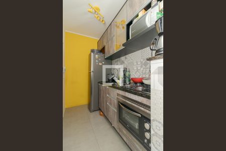 Cozinha de apartamento à venda com 1 quarto, 32m² em Passo da Areia, Porto Alegre