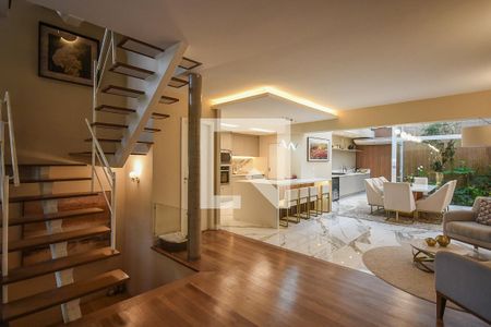 Sala de casa de condomínio à venda com 4 quartos, 372m² em Real Parque, São Paulo