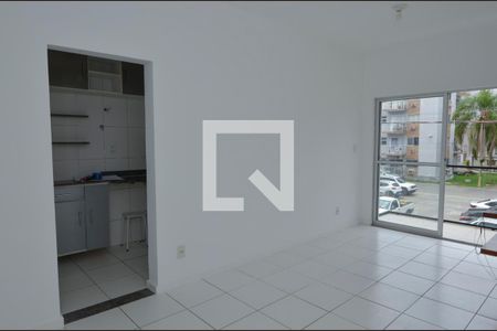 Sala de apartamento para alugar com 2 quartos, 54m² em Vargem Pequena, Rio de Janeiro