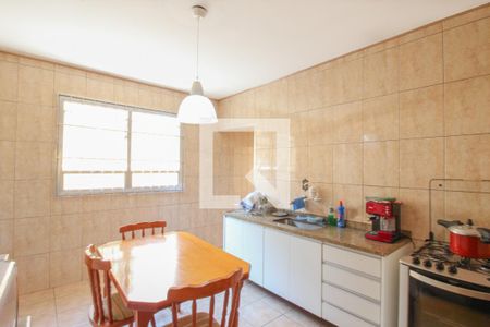 Casa para alugar com 298m², 5 quartos e 5 vagas Casa para alugar com 298m², 5 quartos e 5 vagasCozinha