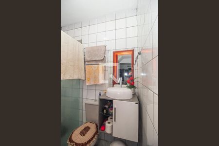 Banheiro de casa à venda com 3 quartos, 80m² em Hípica, Porto Alegre