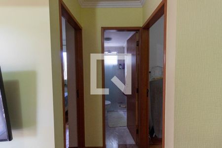 Corredor de apartamento à venda com 2 quartos, 52m² em Vila Pierina, São Paulo