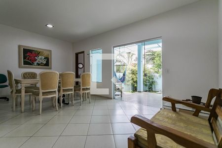 Sala de casa para alugar com 3 quartos, 140m² em Vila Suissa, Mogi das Cruzes