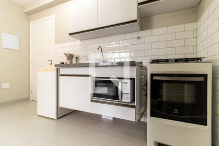 Cozinha de apartamento para alugar com 1 quarto, 27m² em Vila Buarque, São Paulo