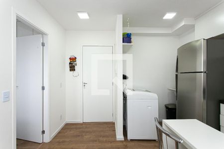 Sala e Cozinha de apartamento para alugar com 1 quarto, 27m² em Vila Esperança, São Paulo