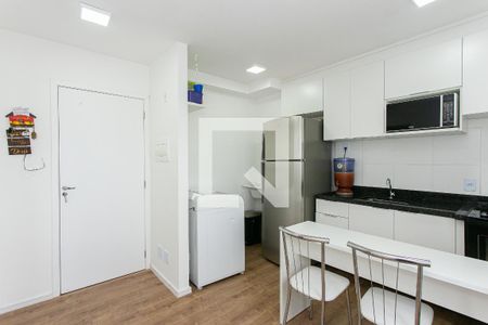 Sala e Cozinha de apartamento para alugar com 1 quarto, 27m² em Vila Esperança, São Paulo