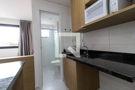 Cozinha - Armários de kitnet/studio para alugar com 1 quarto, 17m² em Rebouças, Curitiba
