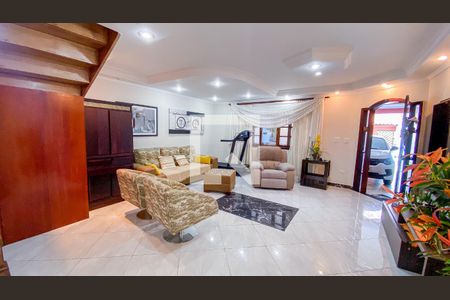 Casa à venda com 280m², 4 quartos e 4 vagasSala - Sala de Estar