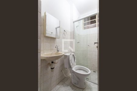 Banheiro de casa à venda com 2 quartos, 54m² em Primeiro de Maio, Belo Horizonte