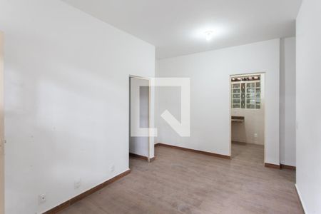 Casa à venda com 54m², 2 quartos e 1 vagaSala