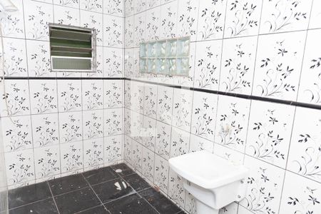 Banheiro da Suíte + Area de Servico de casa para alugar com 2 quartos, 100m² em Jardim Acácio, Guarulhos