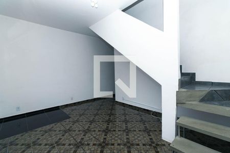 Casa à venda com 5 quartos, 200m² em Vila Ponte Rasa, São Paulo