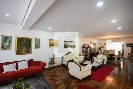 Casa à venda com 330m², 3 quartos e 10 vagasSala