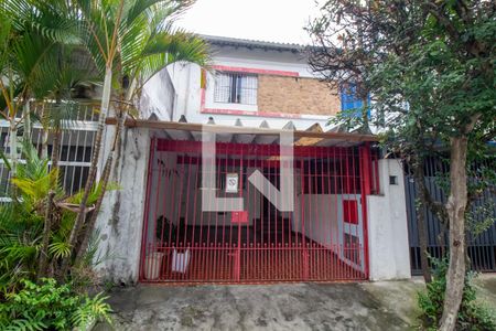 Casa à venda com 120m², 2 quartos e 1 vaga Casa à venda com 120m², 2 quartos e 1 vagaFachada