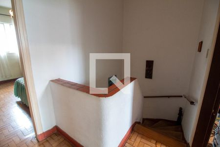 Casa à venda com 120m², 2 quartos e 1 vaga Casa à venda com 120m², 2 quartos e 1 vagaEscada
