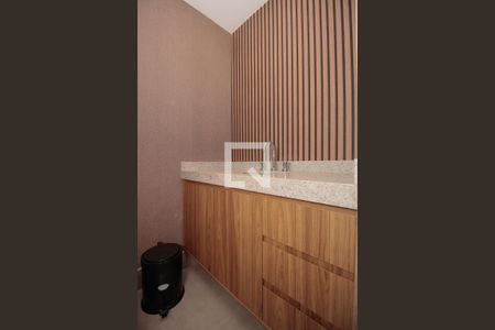 Banheiro de kitnet/studio para alugar com 1 quarto, 28m² em Paraíso, São Paulo