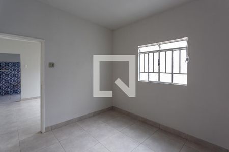 Quarto de casa para alugar com 1 quarto, 30m² em Cachoeirinha, Belo Horizonte