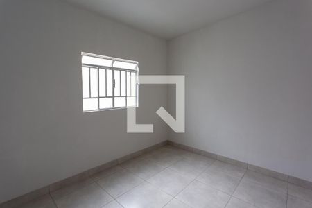 Quarto de casa para alugar com 1 quarto, 30m² em Cachoeirinha, Belo Horizonte