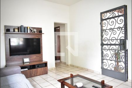 Sala de casa para alugar com 6 quartos, 250m² em Campo Grande, Rio de Janeiro