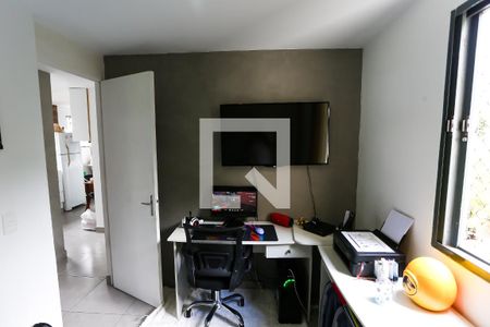 quarto 1 de apartamento à venda com 2 quartos, 51m² em Jardim Mirna, Taboão da Serra