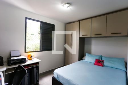 quarto 1 de apartamento à venda com 2 quartos, 51m² em Jardim Mirna, Taboão da Serra