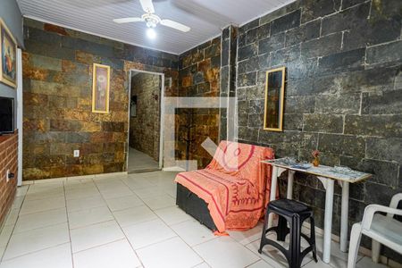 Sala de casa de condomínio para alugar com 1 quarto, 52m² em Itaipu, Niterói