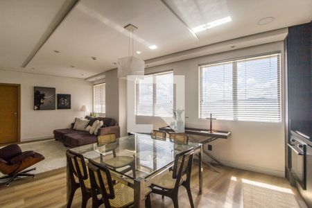 Apartamento para alugar com 70m², 1 quarto e 2 vagasDetalhe Sala