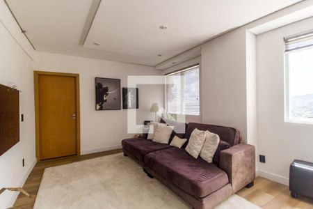 Sala de TV de apartamento à venda com 1 quarto, 70m² em Alphaville Industrial, Barueri