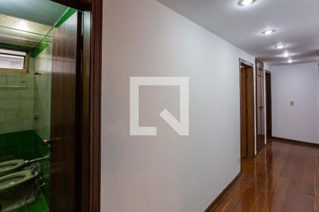 Corredor de apartamento à venda com 4 quartos, 232m² em Lourdes, Belo Horizonte
