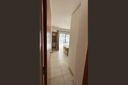 Suite de apartamento para alugar com 2 quartos, 70m² em Jardim Goiás, Goiânia