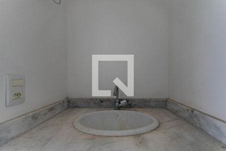 Apartamento para alugar com 146m², 4 quartos e 2 vagas Apartamento para alugar com 146m², 4 quartos e 2 vagasBanheiro 2