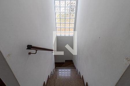 Escadas de casa à venda com 4 quartos, 144m² em Jardim Maria Estela, São Paulo