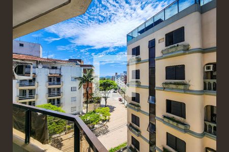 Vista da Sacada de apartamento para alugar com 3 quartos, 260m² em Mar E Céu, Guarujá