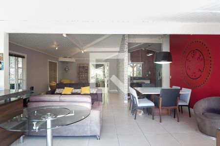 sala de casa de condomínio para alugar com 4 quartos, 2000m² em Ouro Velho Mansões, Nova Lima