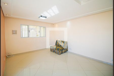 Sala de casa à venda com 4 quartos, 250m² em Vila Gustavo, São Paulo