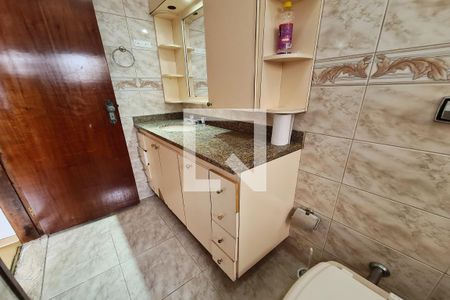 Banheiro da Suíte de casa para alugar com 3 quartos, 200m² em Jardim Vila Formosa, São Paulo