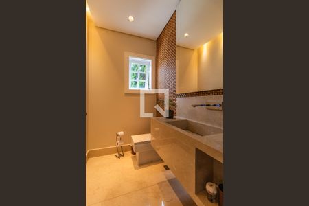 Lavabo de casa de condomínio à venda com 5 quartos, 720m² em Alphaville, Santana de Parnaíba