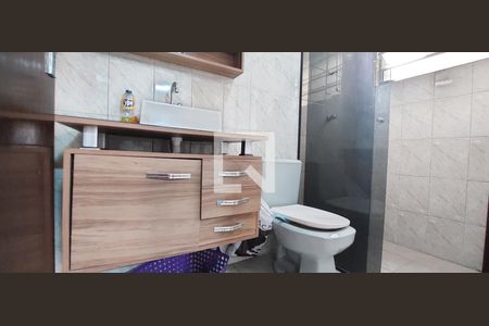 Banheiro Quarto 1 suíte de casa à venda com 3 quartos, 220m² em Jardim Stetel, Santo André