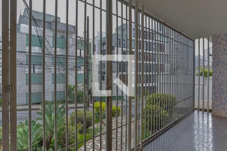 Varanda de casa à venda com 3 quartos, 250m² em Anchieta, Belo Horizonte