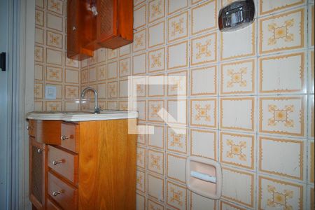 Banheiro de apartamento à venda com 1 quarto, 47m² em Morro Santana, Porto Alegre