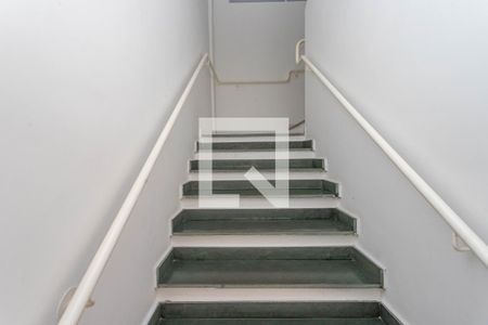 Apartamento à venda com 54m², 2 quartos e 1 vaga Apartamento à venda com 54m², 2 quartos e 1 vagaEscada do prédio