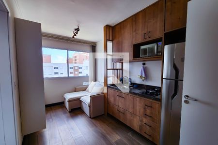 Sala e Cozinha de apartamento para alugar com 1 quarto, 25m² em Vila Butantã, São Paulo