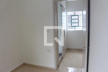 Quarto 1 de casa para alugar com 2 quartos, 100m² em Vila Mercedes, São Paulo