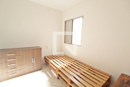 Quarto 1 de apartamento para alugar com 2 quartos, 49m² em Santa Mônica, Uberlândia