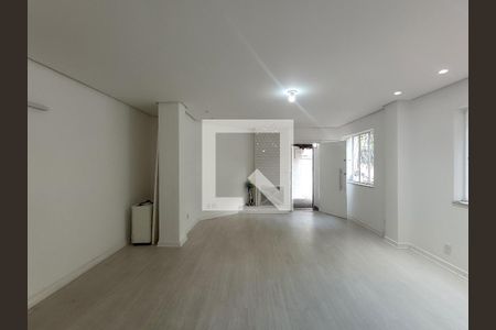 Sala de casa à venda com 3 quartos, 140m² em Água Branca, São Paulo