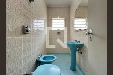 Banheiro da Suíte de casa à venda com 4 quartos, 200m² em Vila São Paulo, São Paulo