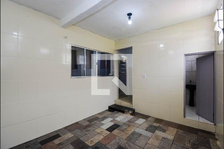 Sala/Quarto de casa para alugar com 2 quartos, 60m² em Vila Nova Cumbica, Guarulhos