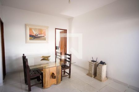 Sala de casa à venda com 2 quartos, 120m² em Santa Amelia, Belo Horizonte