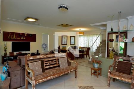 Sala de casa de condomínio à venda com 3 quartos, 360m² em Vargem Grande, Rio de Janeiro