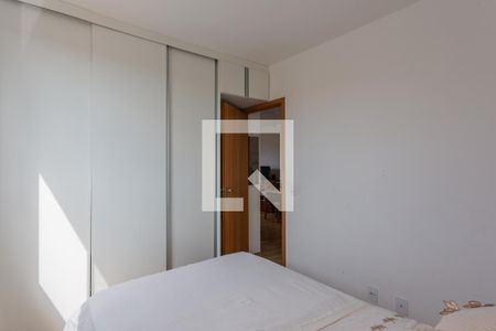 Quarto 2 de apartamento para alugar com 2 quartos, 55m² em Colégio Batista, Belo Horizonte